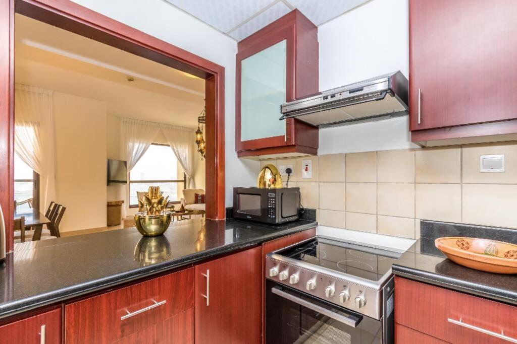 The Premium Jbr Sea View Luxury Suite Awarded "Traveller Award 2025" Dubai Exterior foto