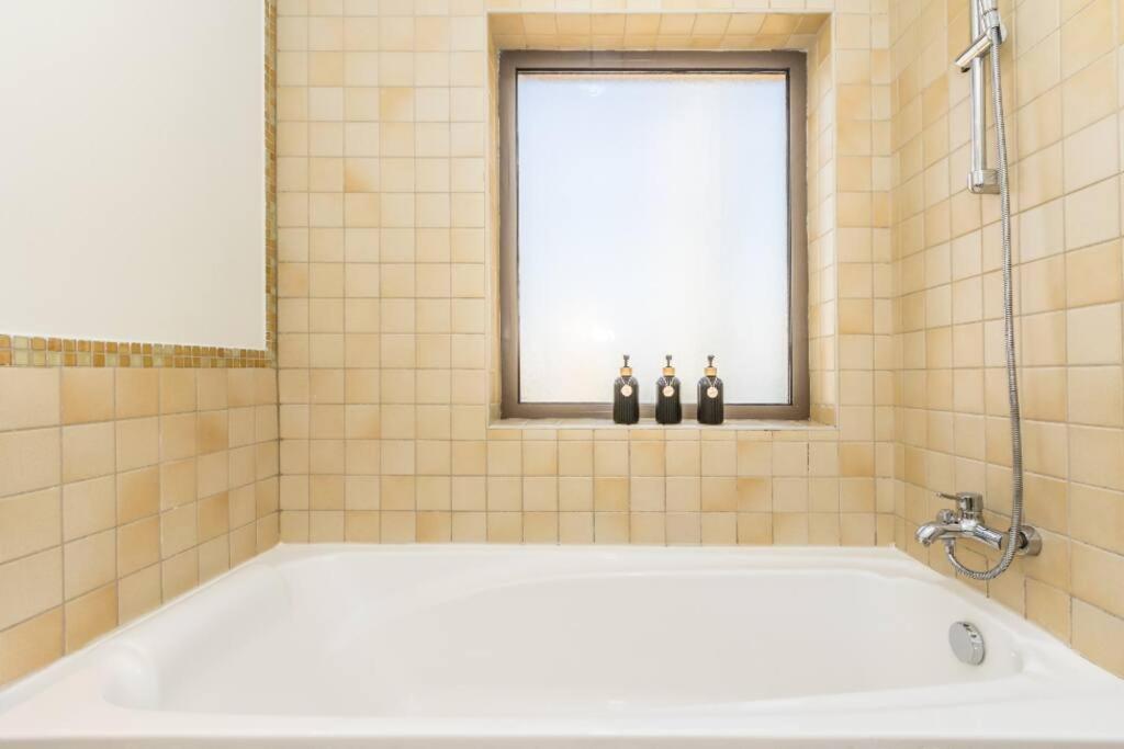 The Premium Jbr Sea View Luxury Suite Awarded "Traveller Award 2025" Dubai Exterior foto